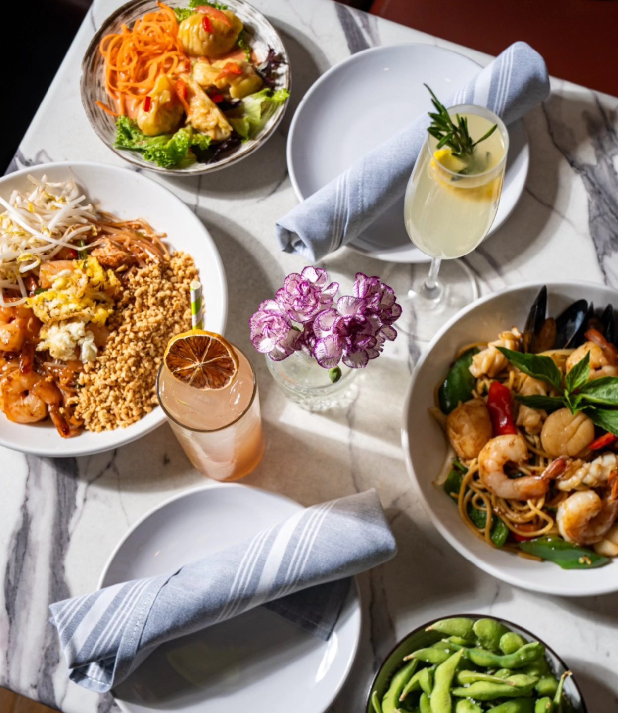 482988221_613410431659305_5679319085902812120_n Food set